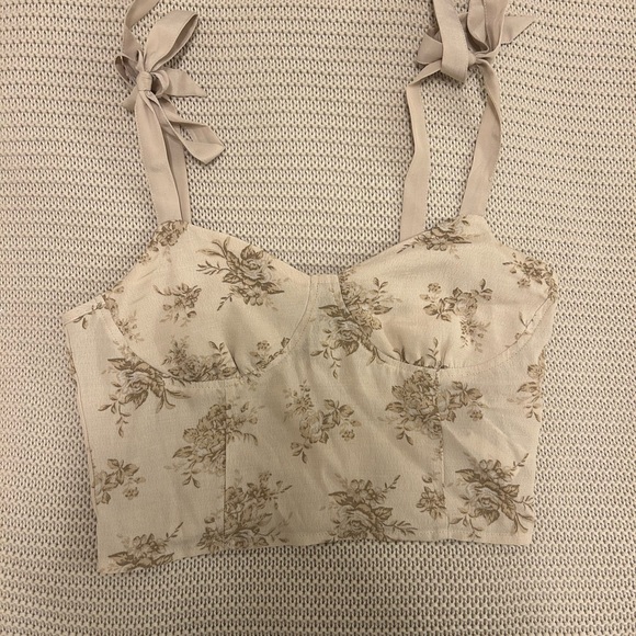 Forever 21 Tops - Forever 21 Beige Floral Tank Top